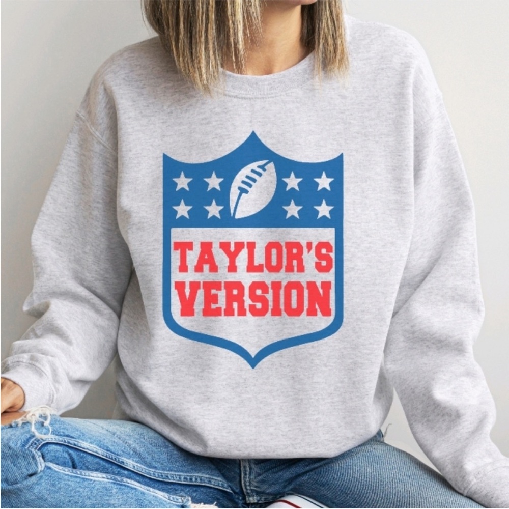 Taylor Swift TAYLOR’S VERSION NFL Logo Sweatshirt Gray‎ Large